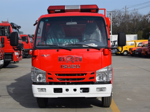 五十鈴2噸水罐消防車