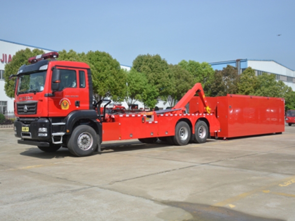 汕德卡自裝卸式消防車